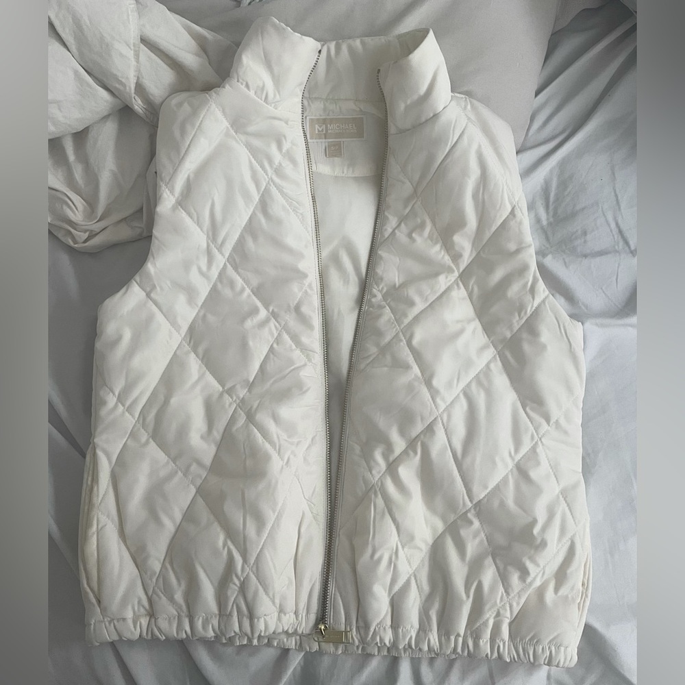 BRAND NEW* Michael Kors White Puffer Vest✨